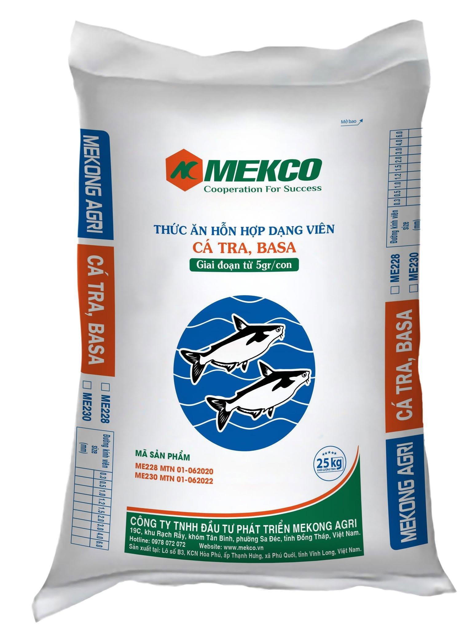 Thức ăn hỗn hợp dạng viên nuôi cá tra giống